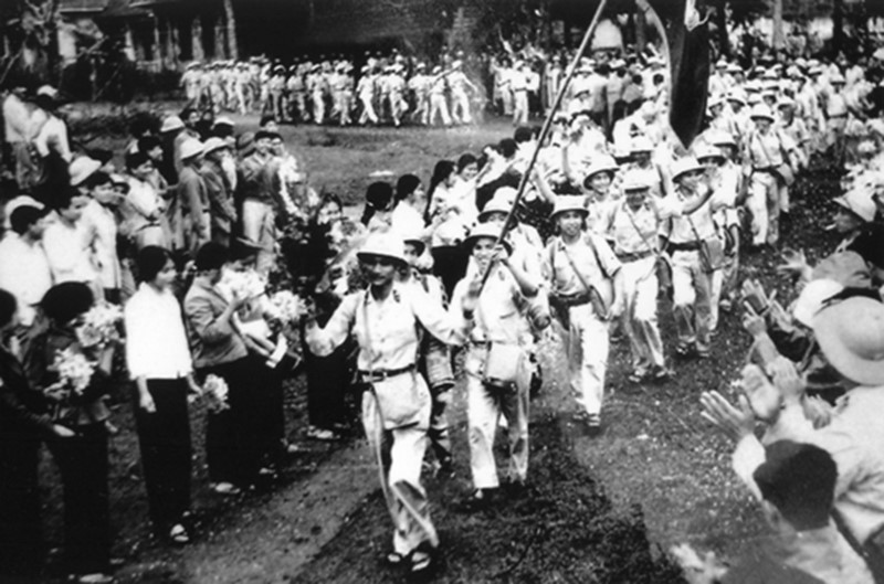 Cán bộ, chiến sỹ Công an miền Bắc nô nức lên đường chi viện cho chiến trường miền Nam. (Ảnh: Tư liệu/TTXVN phát)