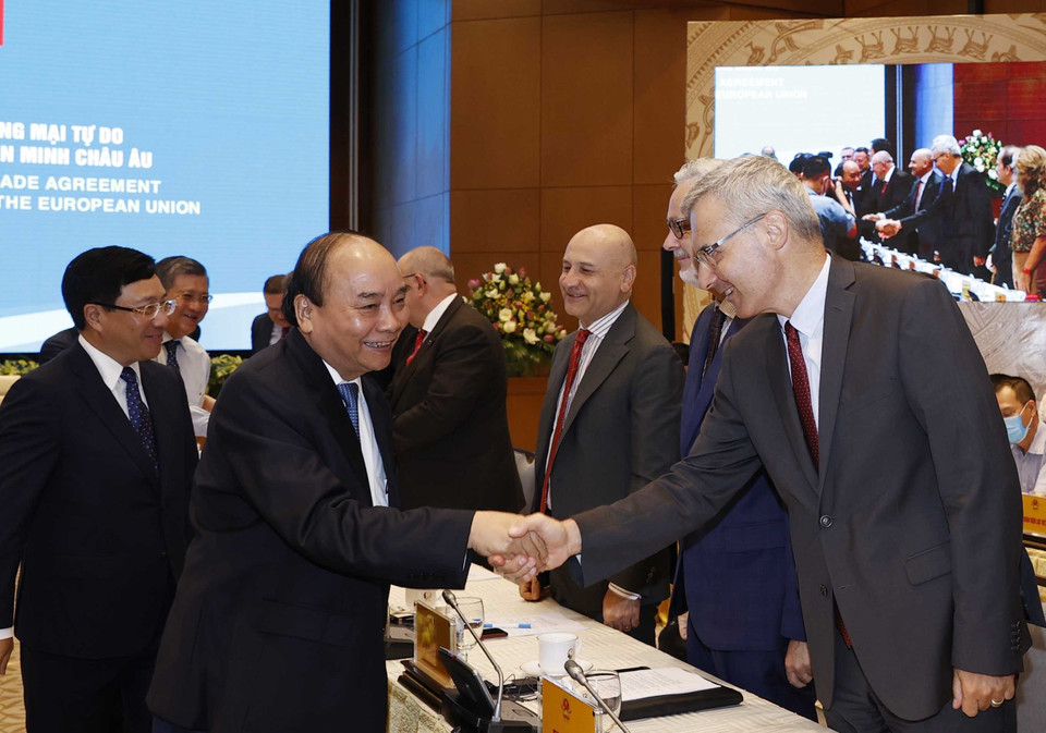 Thủ tướng Nguyễn Xuân Phúc với các đại biểu. (Ảnh: Thống Nhất/TTXVN)