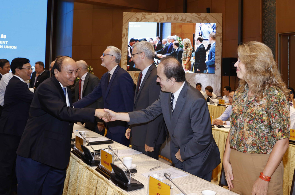 Thủ tướng Nguyễn Xuân Phúc với các đại biểu. (Ảnh: Thống Nhất/TTXVN)