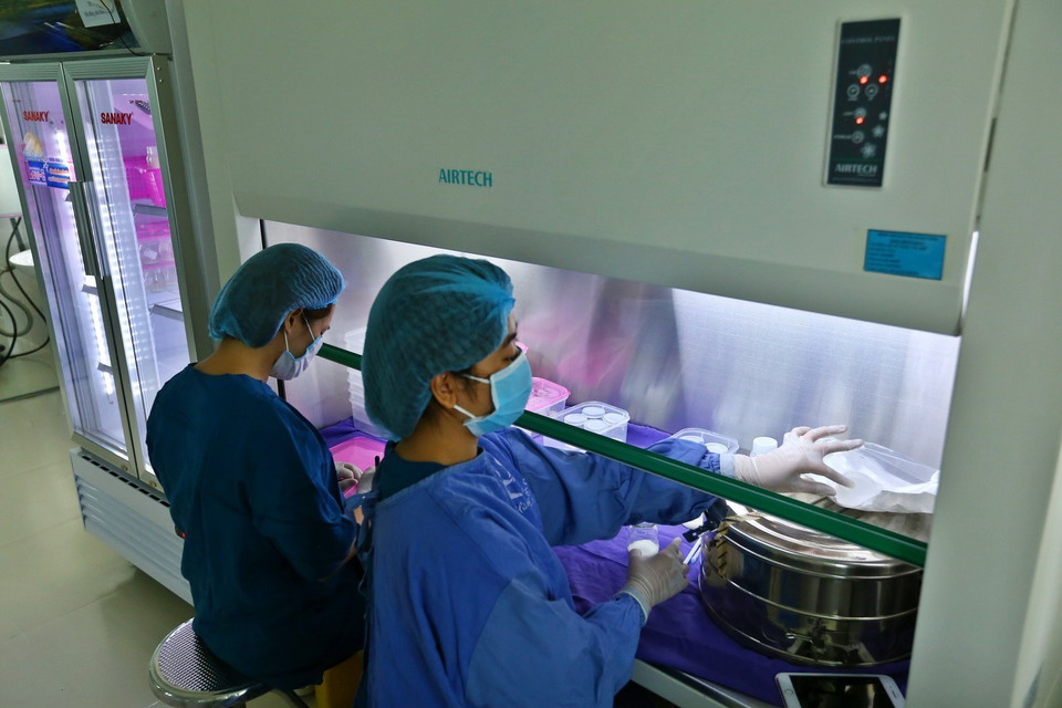 Phòng xử lý sữa thanh trùng tại Ngân hàng sữa mẹ Quảng Ninh. (Ảnh: Minh Quyết/TTXVN)