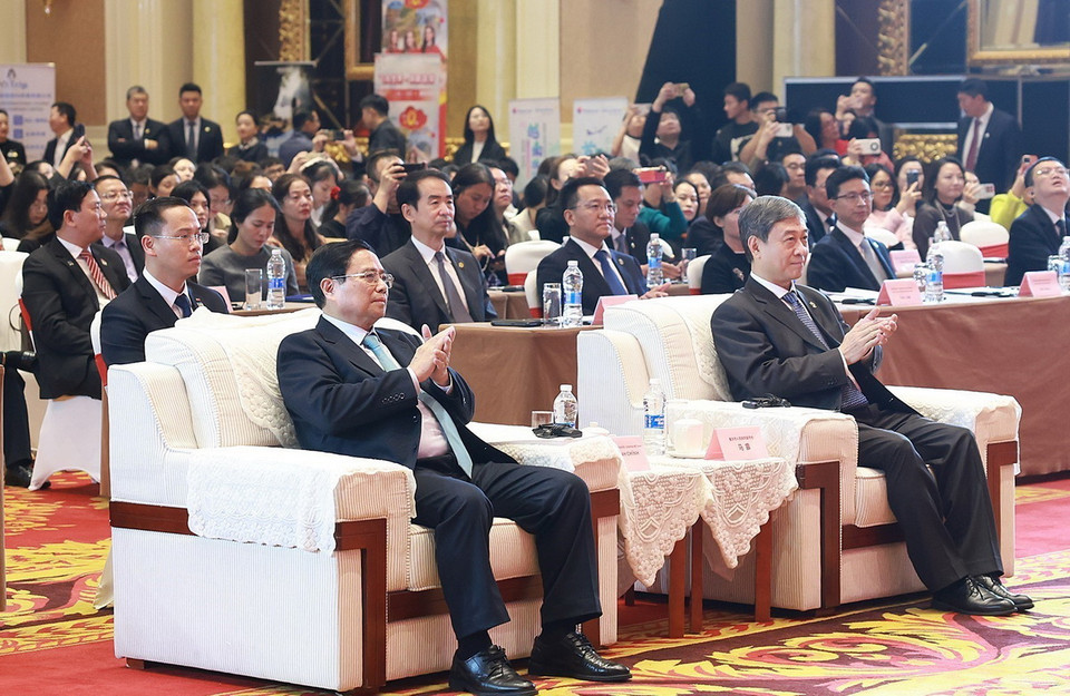 Thủ tướng Phạm Minh Chính dự chương trình giới thiệu văn hóa và du lịch Việt Nam tại thành phố Trùng Khánh. (Ảnh: Dương Giang/TTXVN)