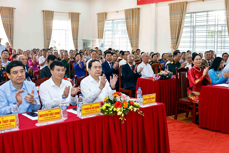 Chủ tịch Quốc hội Trần Thanh Mẫn và đại biểu dự ngày hội. (Ảnh: Doãn Tấn/TTXVN)