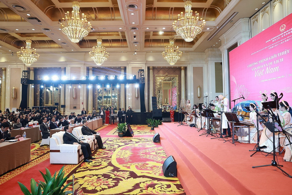 Chương trình giới thiệu văn hóa và du lịch Việt Nam tại thành phố Trùng Khánh. Ảnh: Dương Giang-TTXVN