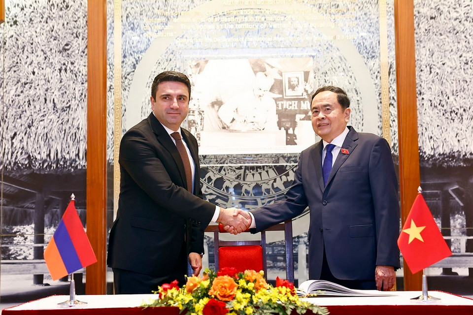 Chủ tịch Quốc hội Trần Thanh Mẫn và Chủ tịch Quốc hội Armenia Alen Simonyan. (Ảnh: Doãn Tấn/TTXVN)