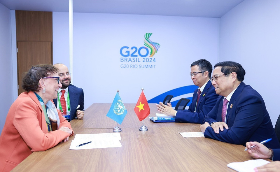 Thủ tướng Phạm Minh Chính gặp bà Rebeca Grynspan, Tổng Thư ký Hội nghị Liên hợp quốc về Thương mại và Phát triển (UNCTAD). (Ảnh: Dương Giang/TTXVN)