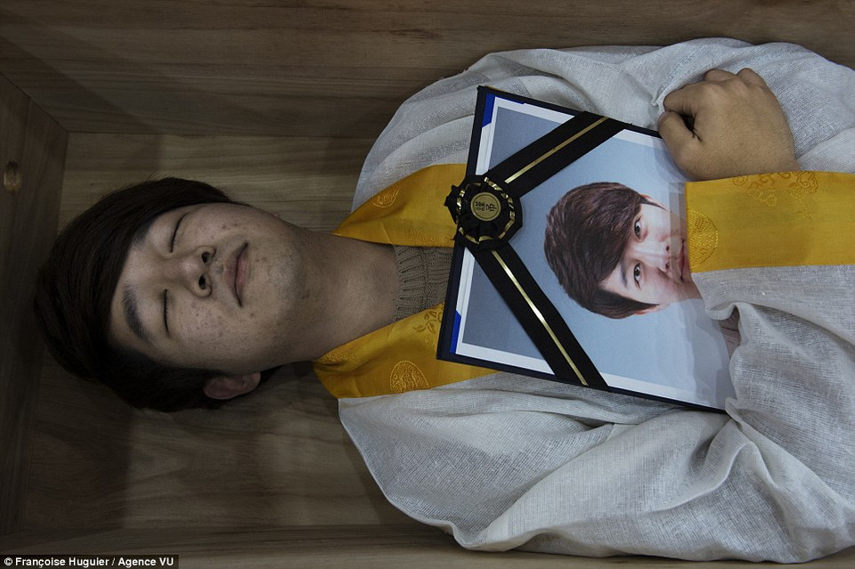 Tự tử là nguyên nhân số một gây tử vong cho giới trẻ nước này (ở độ tuổi từ 9 đến 24) trong năm 2012. (Nguồn: chinadaily)