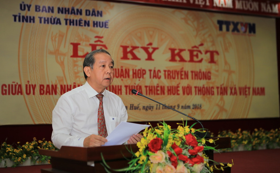 Ông Lê Ngọc Thọ, Chủ tịch Ủy ban Nhân dân tỉnh Thừa Thiên-Huế, phát biểu tại lễ ký kết. (Ảnh: Hồ Cầu/TTXVN)