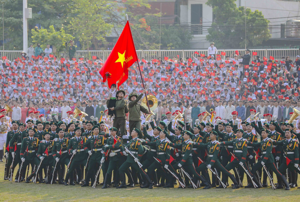 Chương trình nghệ thuật tại lễ diễu binh, diễu hành. (Ảnh: Xuân Tư/TTXVN)