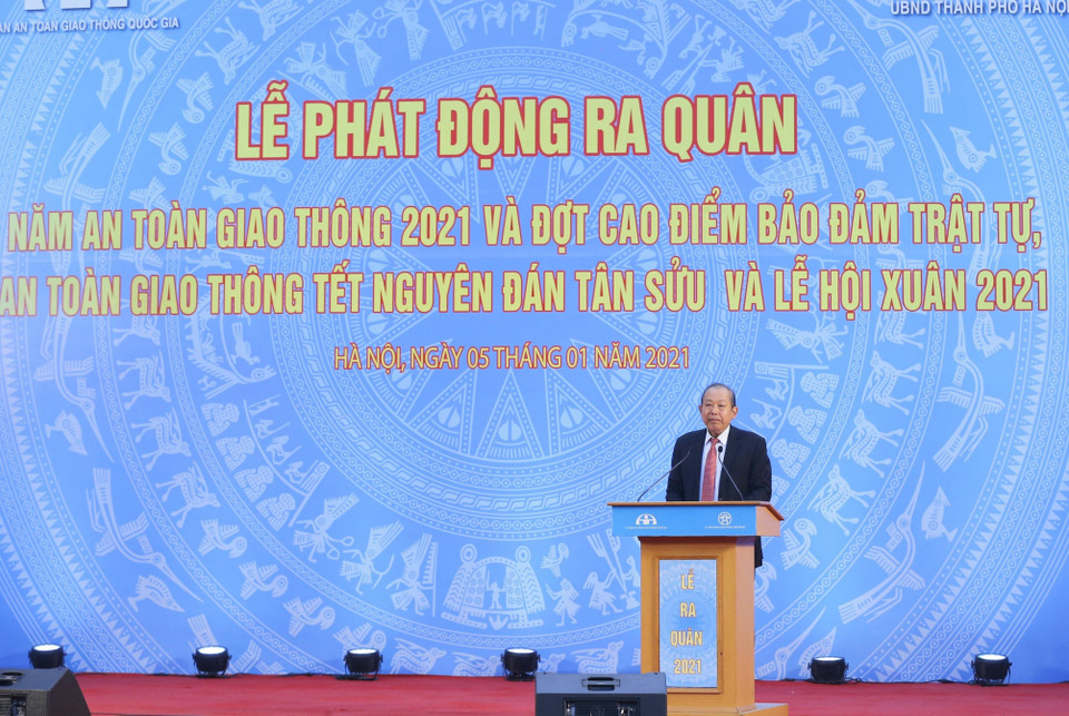 Phó Thủ tướng Thường trực Chính phủ Trương Hòa Bình phát động Năm An toàn giao thông 2021. (Ảnh: Doãn Tấn/TTXVN)