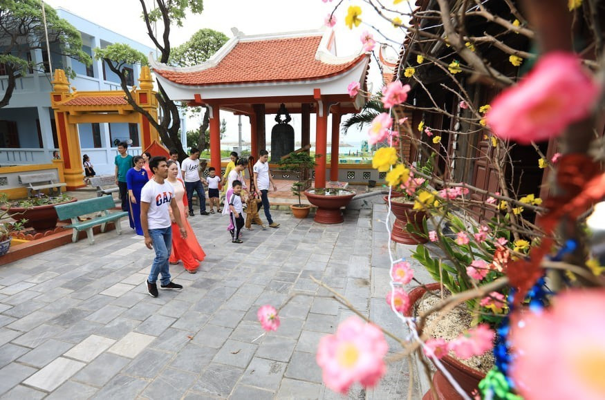 Không khí rộn ràng đón Xuân của các hộ dân trên đảo Sinh Tồn. (Ảnh: Thành Đạt/TTXVN)