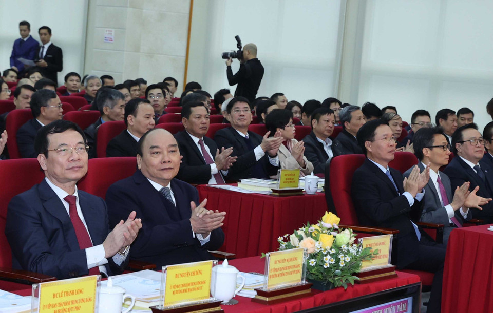 Thủ tướng Nguyễn Xuân Phúc và các đại biểu tham dự hội nghị. (Ảnh: Thống Nhất/TTXVN)