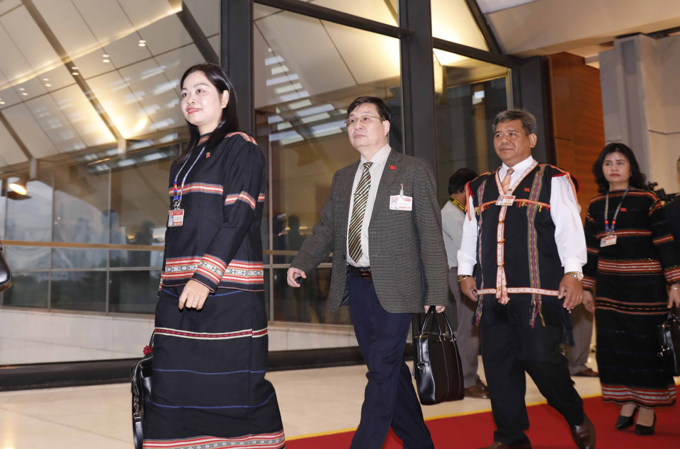 Đoàn đại biểu Đảng bộ tỉnh Gia Lai đến dự Đại hội, sáng 28/1. (Nguồn: TTXVN)