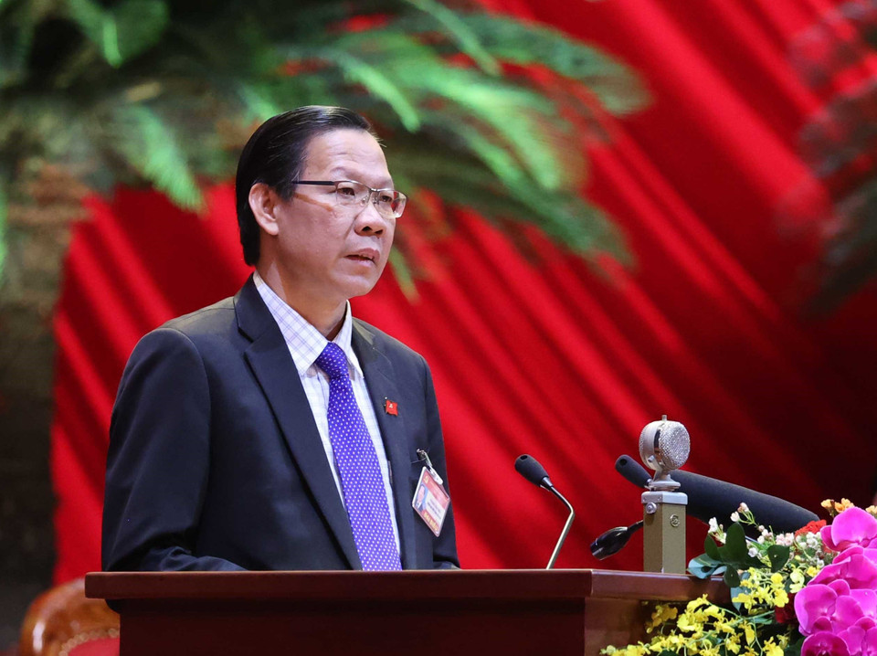 Đồng chí Phan Văn Mãi, Ủy viên Trung ương Đảng, Bí thư Tỉnh ủy Bến Tre trình bày tham luận. (Nguồn: TTXVN)