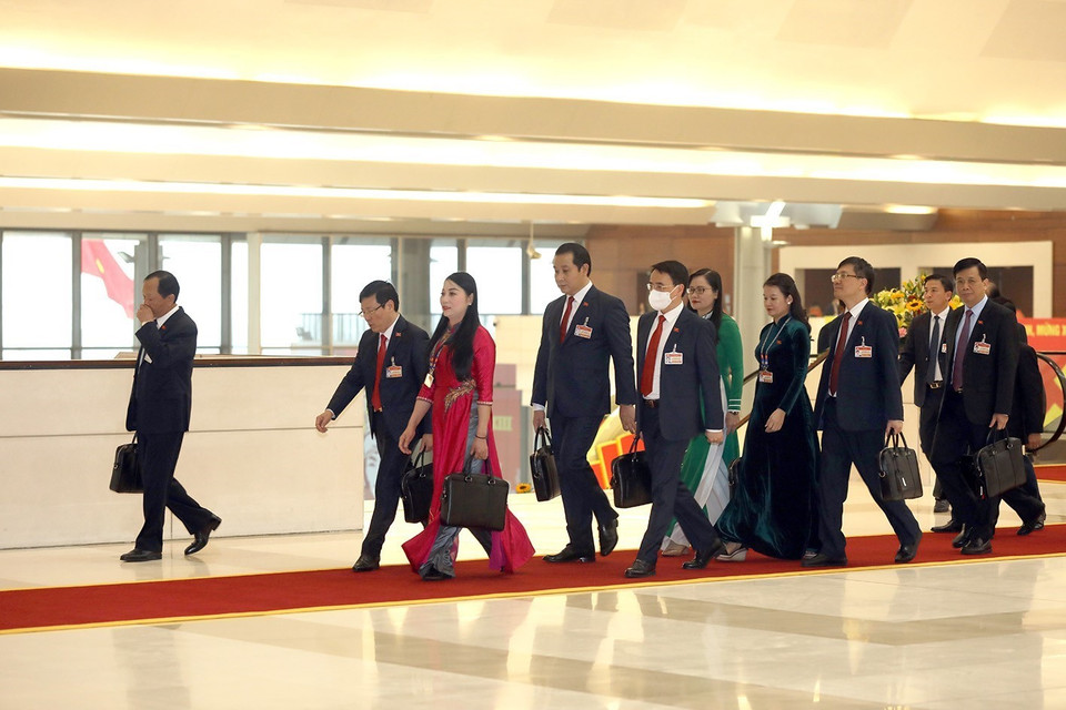 Đoàn đại biểu Đảng bộ tỉnh Vĩnh Phúc đến dự phiên họp chiều 30/1. (Nguồn: TTXVN)