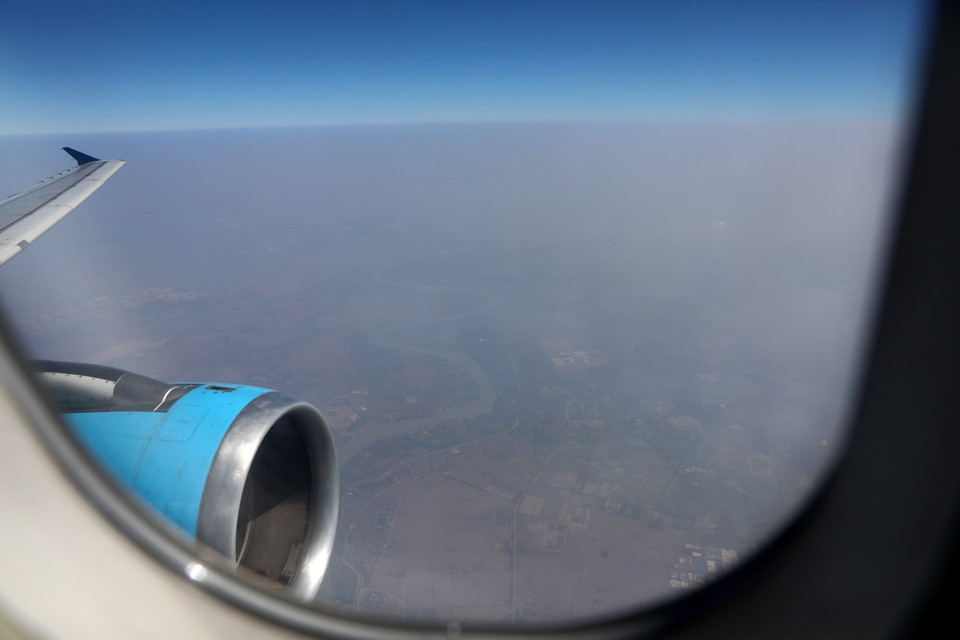 Do yếu tố thời tiết, khói bụi bị tích tụ lại không thể phát tán lên cao (ảnh chụp tại khu vực huyện Sóc Sơn lúc 9 giờ sáng 19/1/2021). (Ảnh: Ngọc Hà/TTXVN)