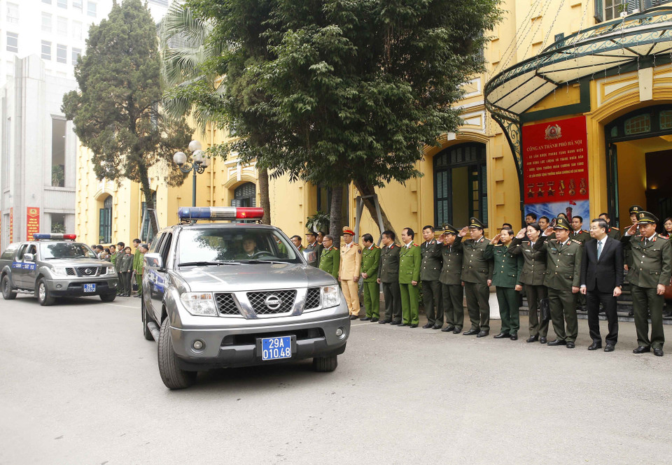 Các lực lượng ra quân thực hiện phương án bảo đảm an ninh, trật tự Đại hội đại biểu toàn quốc lần thứ XIII của Đảng. (Ảnh: Doãn Tấn/TTXVN)