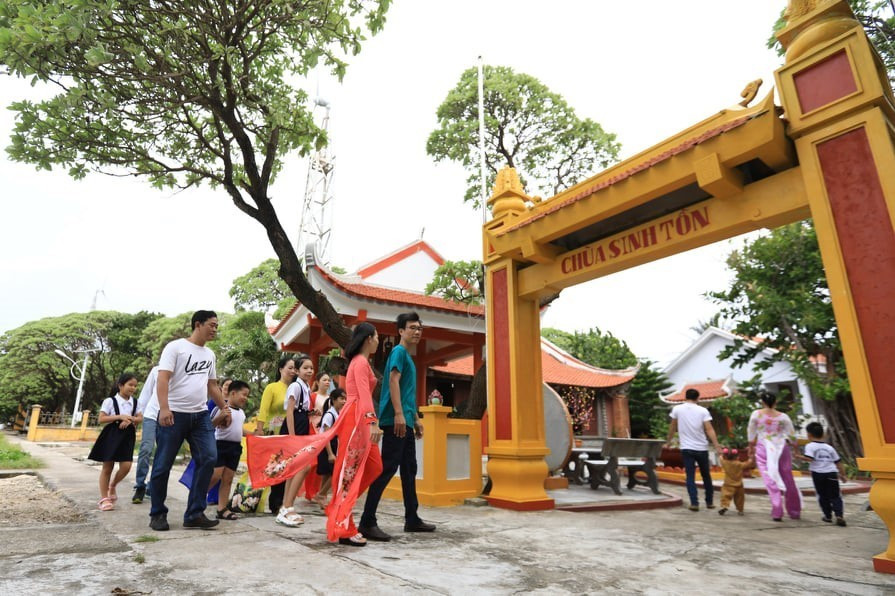 Không khí rộn ràng đón Xuân của các hộ dân trên đảo Sinh Tồn. (Ảnh: Thành Đạt/TTXVN)