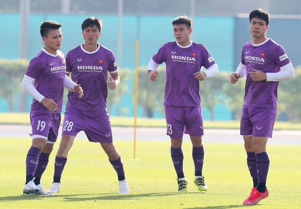 13h30 ngày 3/6, đội tuyển Việt Nam sẽ rời khỏi khách sạn Swissotel Al Murooj Dubai hiện tại để sang khách sạn Crowne Plaza do Ban tổ chức sắp xếp riêng cho 5 đội bóng ở bảng G, chính thức bước vào hành trình Vòng loại thứ 2 World Cup 2022 khu vực châu Á. (Ảnh: Hoàng Linh/TTXVN)