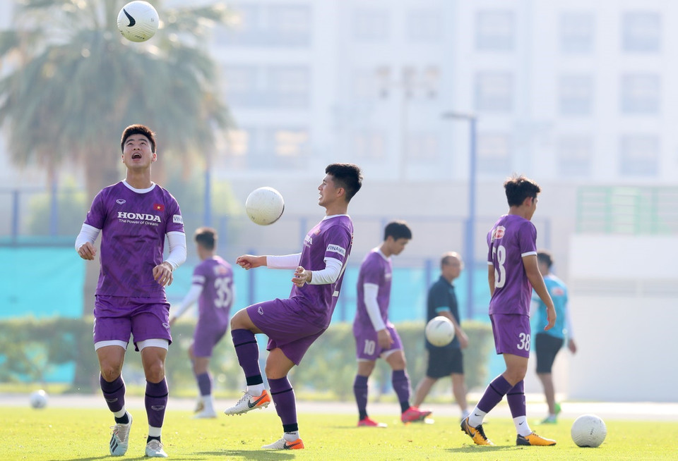 Đội tuyển Việt Nam trên sân tập sáng 3/6. (Ảnh: Hoàng Linh/TTXVN)