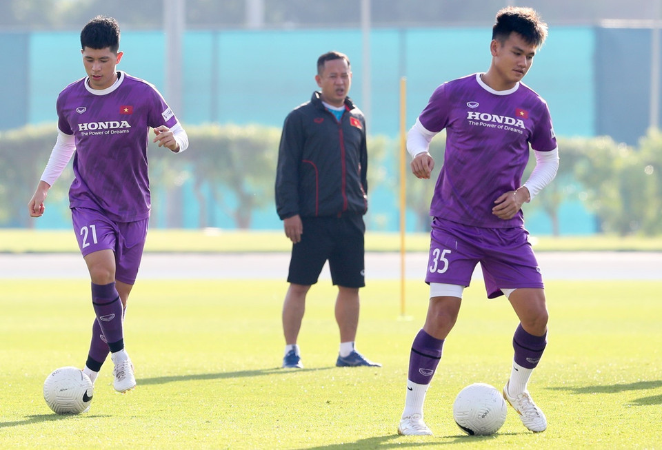 Đội tuyển Việt Nam trên sân tập sáng 3/6. (Ảnh: Hoàng Linh/TTXVN)