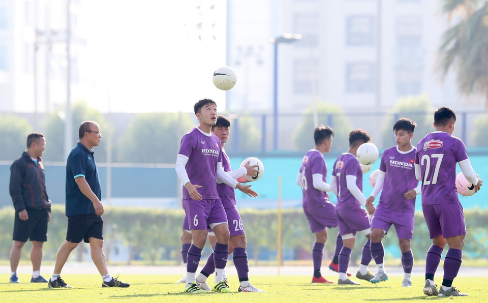 Đội tuyển Việt Nam trên sân tập sáng 3/6. (Ảnh: Hoàng Linh/TTXVN)