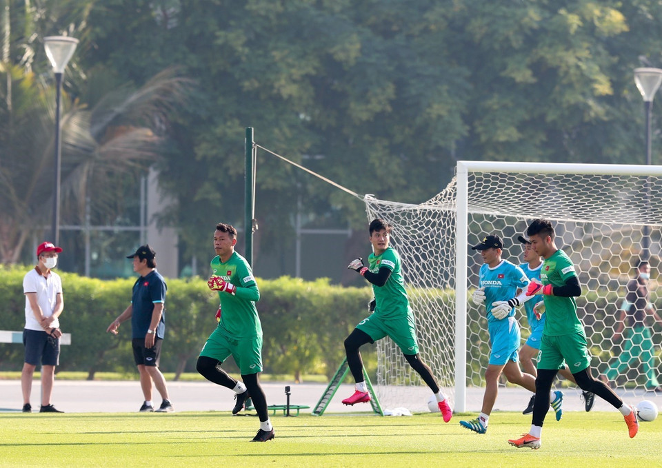 Đội tuyển Việt Nam trên sân tập sáng 3/6. (Ảnh: Hoàng Linh/TTXVN)