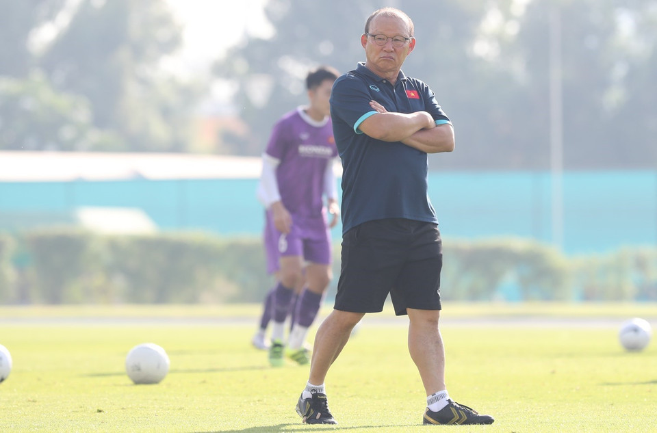 HLV Park Hang-Seo trên sân tập sáng 3/6. (Ảnh: Hoàng Linh/TTXVN)