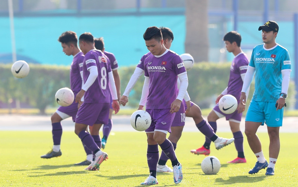 Đội tuyển Việt Nam trên sân tập sáng 3/6. (Ảnh: Hoàng Linh/TTXVN)