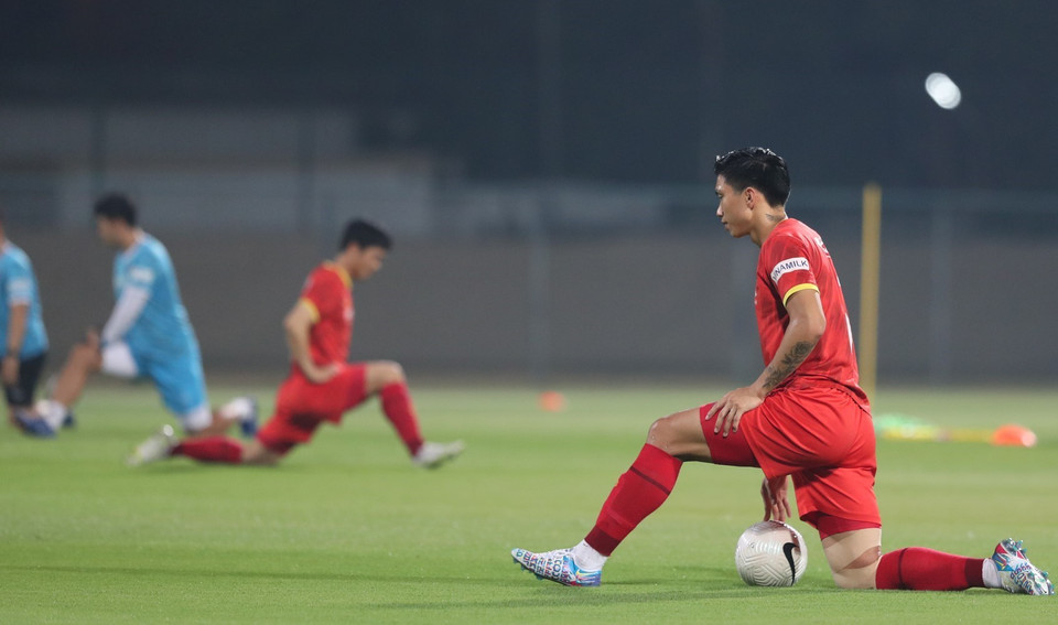 Hậu vệ Văn Hậu tại sân tập. (Ảnh: Hoàng Linh/TTXVN)