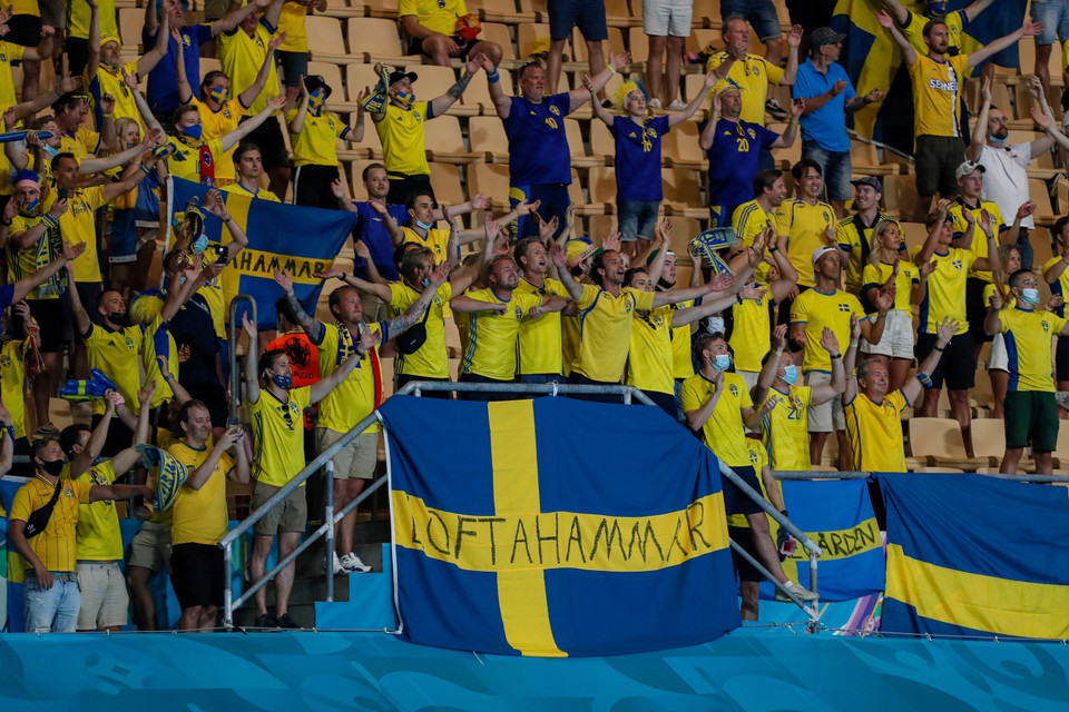 Các cổ động viên đội tuyển Thụy Điển trong trận đấu với đội tuyển Tây Ban Nha. (Ảnh: AFP/TTXVN)