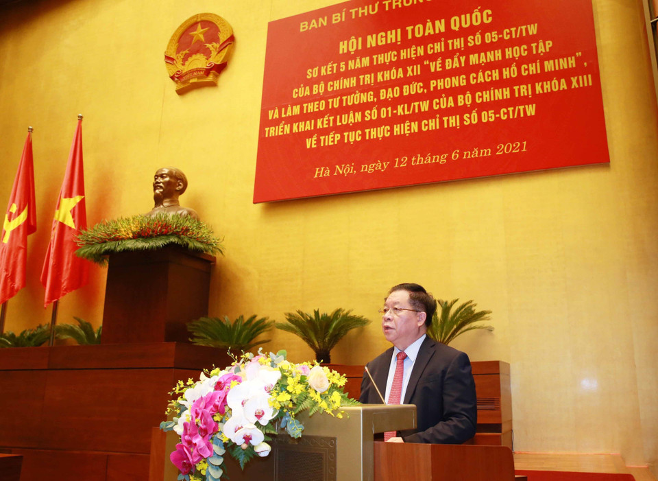 Ông Nguyễn Trọng Nghĩa, Bí thư Trung ương Đảng, Trưởng Ban Tuyên giáo Trung ương, phát biểu khai mạc hội nghị. (Ảnh: Phương Hoa/TTXVN)