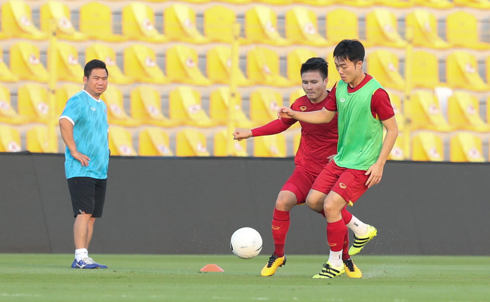 Sẽ không có HLV Park Hang-seo ở trận đấu này do ông Park bị truất quyền chỉ đạo vì đã nhận 2 thẻ vàng. (Ảnh: Hoàng Linh/TTXVN)