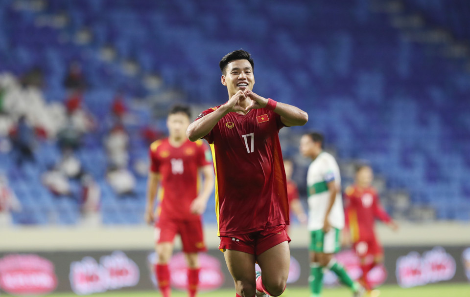 Văn Thanh thực hiện pha cứa lòng trái đẳng cấp, nâng tỷ số lên 4-0 cho Việt Nam ở phút thứ 74. (Ảnh: Hoàng Linh/TTXVN)