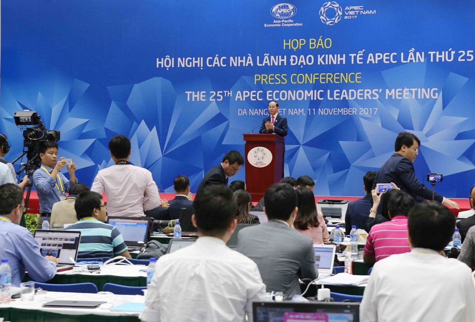 Chủ tịch nước nhấn mạnh là thành viên tích cực, có trách nhiệm của cộng đồng quốc tế và là nền kinh tế mở, đang hội nhập sâu rộng và có tốc độ tăng trưởng khá cao và ổn định trong nhiều năm qua, Năm APEC 2017 là cơ hội quý báu để Việt Nam góp phần thúc đẩy hòa bình, hợp tác và thịnh vượng của khu vực. (Ảnh: TTXVN)