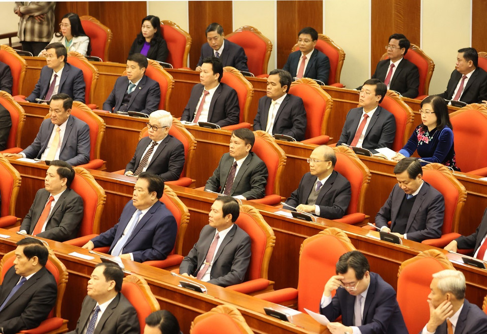 Các vị lãnh đạo Đảng, Nhà nước và các đại biểu dự bế mạc Hội nghị Trung ương lần thứ mười bốn. (Ảnh: Trí Dũng/TTXVN)