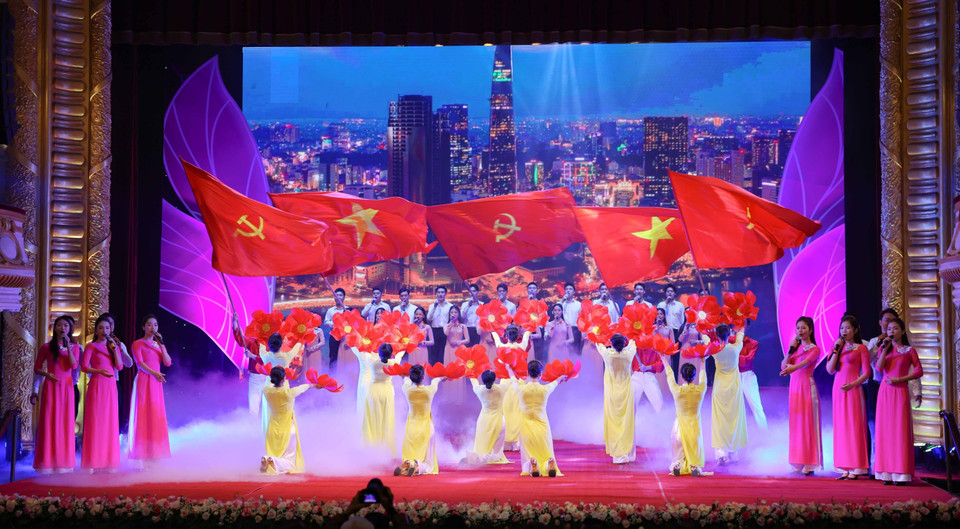 Chương trình nghệ thuật chào mừng. (Ảnh: Thanh Tùng/TTXVN)