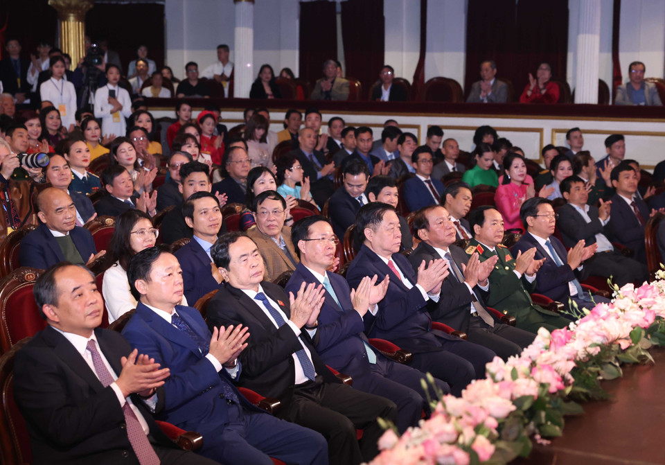 Chủ tịch nước Võ Văn Thưởng và các đại biểu dự buổi lễ. (Ảnh: Thống Nhất/TTXVN)