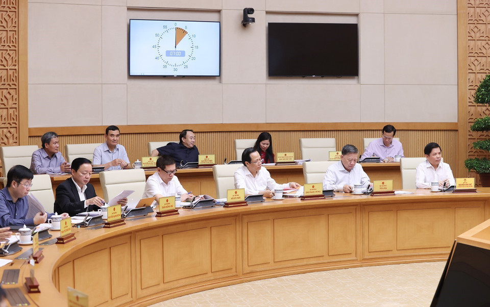 Đại diện các bộ, ngành, cơ quan thuộc chính phủ tham dự phiên họp. (Ảnh: Dương Giang/TTXVN)