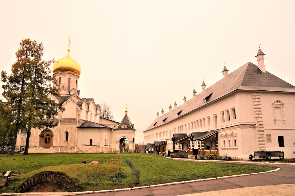 Nhà thờ Đức mẹ đồng trinh thánh thiện giáng sinh và Cung Sa hoàng trong Tu viện Savva Storozhevsky. (Ảnh: Duy Trinh/TTXVN)