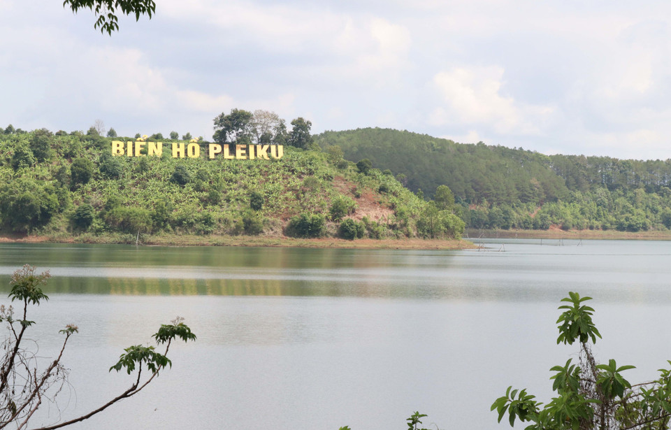 Phong cảnh nên thơ của khu du lịch Biển Hồ. (Ảnh: Hồng Điệp/TTXVN)