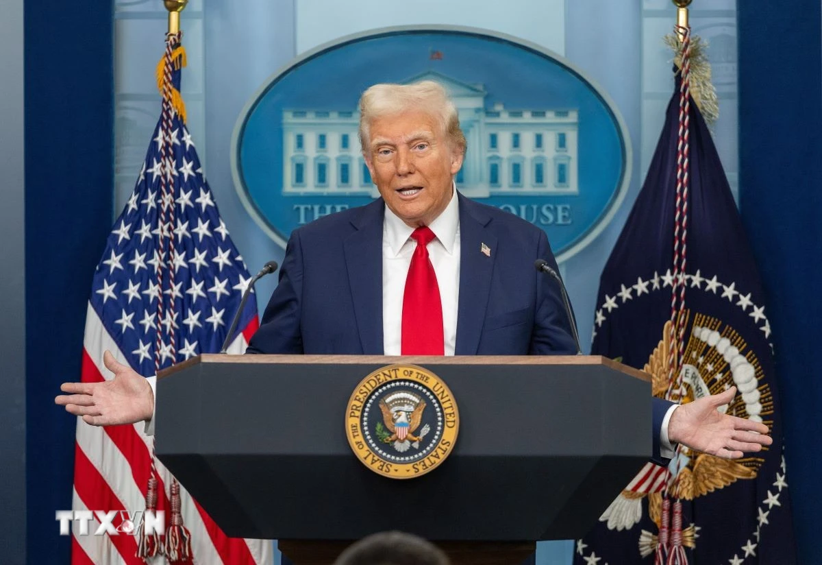 Tổng thống Trump thông báo Washington đang đàm phán với Tehran
