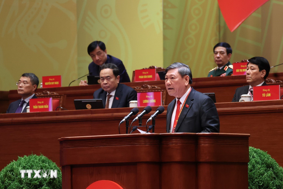 Đồng chí Trần Văn Rón, Ủy viên Trung ương Đảng, Phó Chủ nhiệm Thường trực Ủy ban Kiểm tra Trung ương, tham luận về vấn đề “Đổi mới công tác kiểm tra, giám sát góp phần tăng cường kỷ luật, kỷ cương, nâng cao năng lực lãnh đạo, sức chiến đấu của Đảng, đáp ứng yêu cầu nhiệm vụ trong tình hình mới.” (Ảnh: TTXVN)