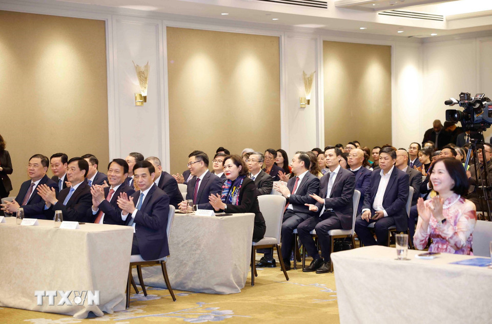 Các đại biểu tham dự buổi gặp mặt. (Ảnh: Thống Nhất/TTXVN)