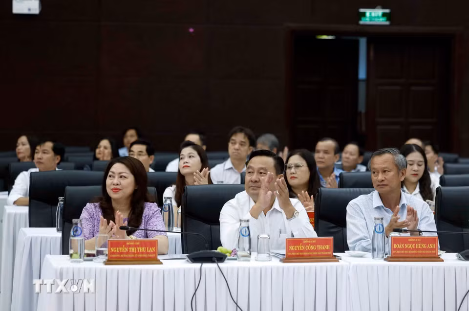 Các đại biểu tham dự buổi làm việc. (Ảnh: Thống Nhất/TTXVN)