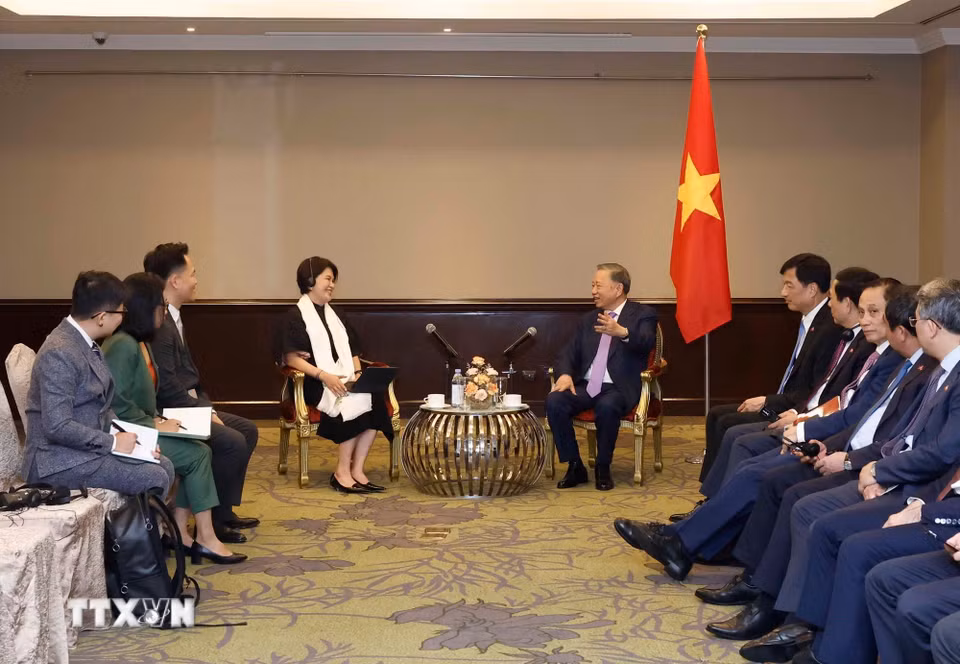 Tổng Bí thư, Chủ tịch nước Tô Lâm tiếp bà Chin Yin Ong, Đồng Chủ tịch, Tổng Giám đốc Năng lực Tổ chức Tập đoàn Grab. (Ảnh: Thống Nhất/TTXVN)