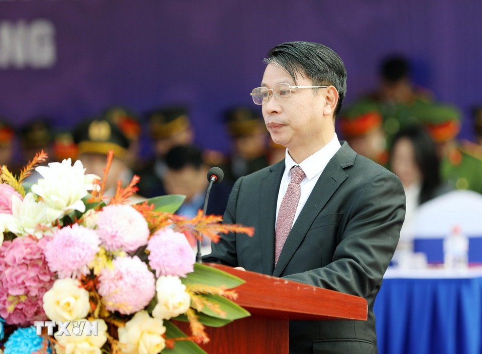 Phó Chủ tịch UBND tỉnh Phú Thọ Nguyễn Khắc Hiếu phát biểu chỉ đạo tại buổi huấn luyện Cảnh sát đặc nhiệm. (Ảnh: Tạ Toàn/TTXVN)