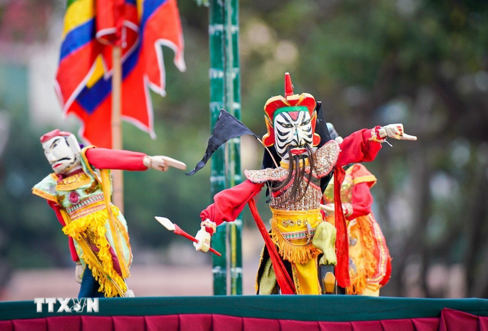 Biểu diễn múa rối cạn Tế Tiêu. (Ảnh: Khánh Hòa/TTXVN)