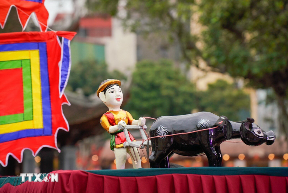 Biểu diễn múa rối cạn Tế Tiêu. (Ảnh: Khánh Hòa/TTXVN)