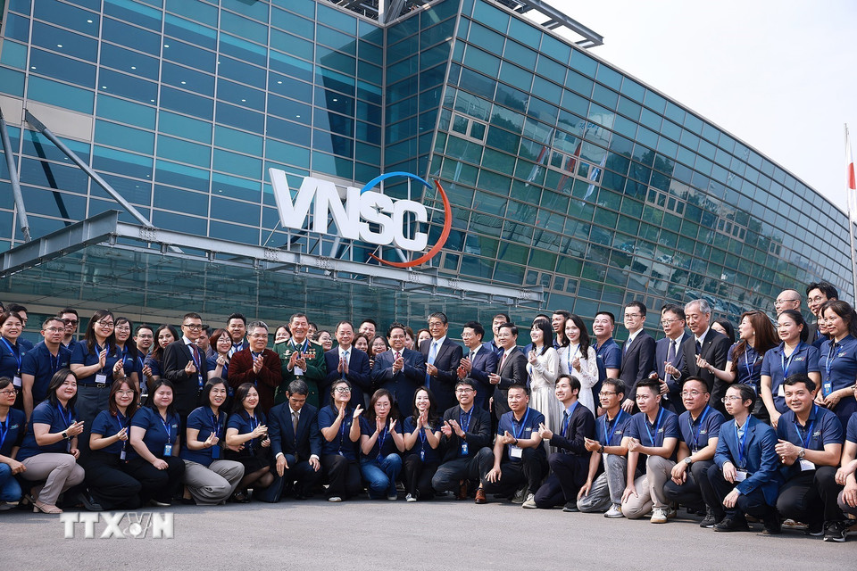 Thủ tướng Phạm Minh Chính dự Lễ khánh thành công trình Trung tâm vũ trụ Việt Nam tại Khu Công nghệ cao Hòa Lạc. (Ảnh: Dương Giang/TTXVN)