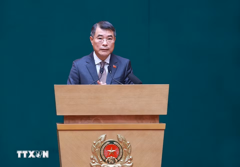 Thủ tướng Lê Minh Hưng chỉ đạo Hội nghị sơ kết công tác công an 6 tháng đầu năm 2026. (Ảnh: Dương Giang/TTXVN)